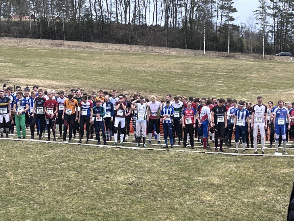 Starten på O-stafetten, stafettligan herrar elit